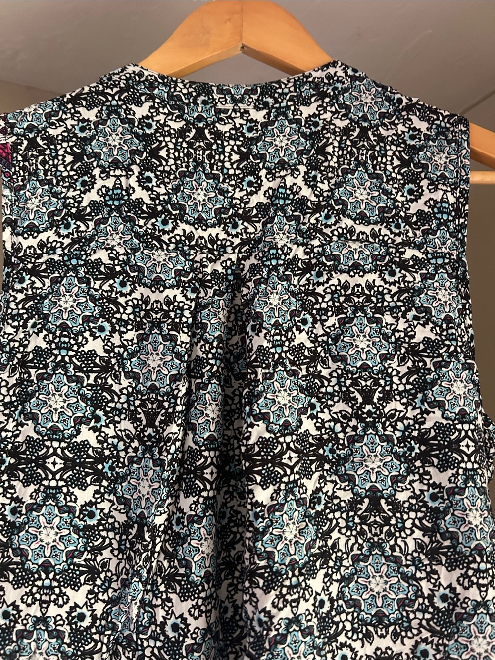Almost Famous Sleeveless Printed Mini Dress in Black, Blue & Pink - Picture 5 of 7